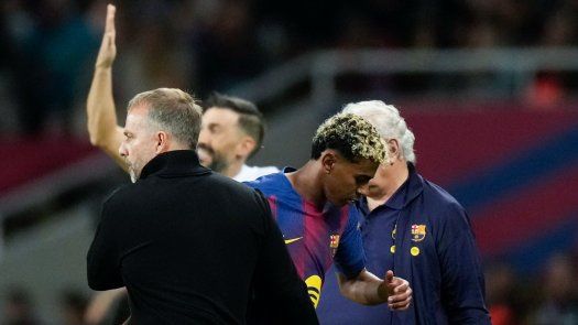 Hansi Flick y Lamine Yamal Hansi Flick y Lamine Yamal