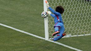 Memo Ochoa invadió redes sociales con su gran actuación