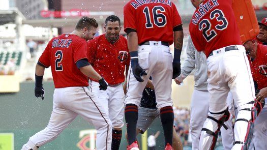 Dozier da grand slam en la 10ma y Mellizos vence 11-7 a Rays