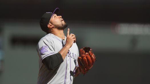 Senzatela y los Rockies se imponen 3-2 a Gigantes
