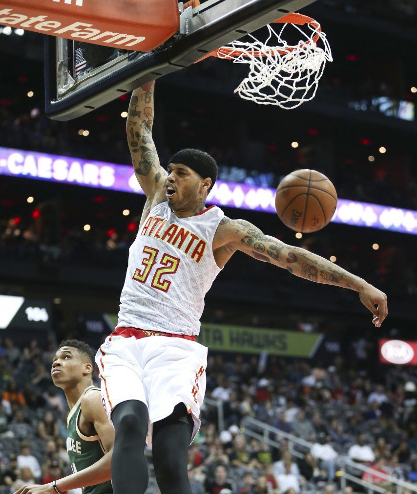 Teague suma 18 puntos y Hawks vencen a Bucks