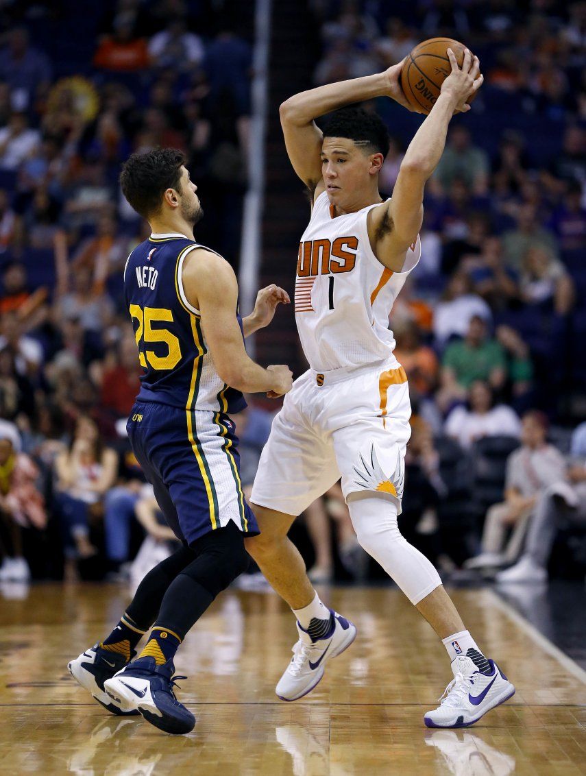 Jazz gana a Suns y mantiene vivas aspiraciones de playoffs