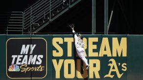 Azulejos barren a Oakland pese a brillante lance de Laureano