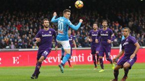 Napoli iguala con Fiorentina para dejarle la cima al Inter