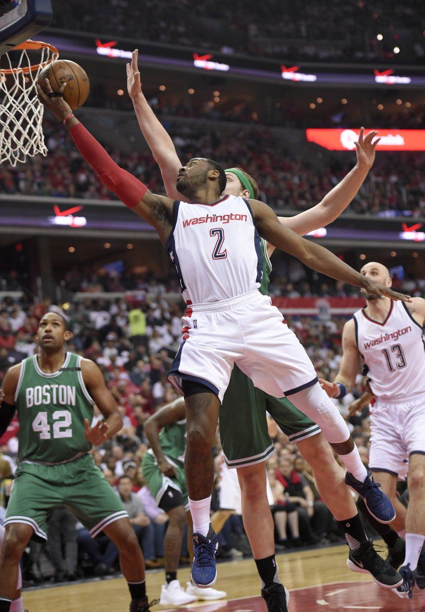 Wizards arrasan a Celtics para empatar 2-2 la serie