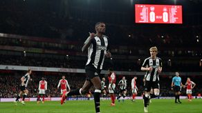 Carabao Cup: El Newcastle se quedó con la semifinal de ida frente al Arsenal