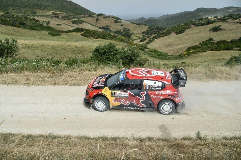 Ogier se retira para el día tras una avería en el Rally de Cerdeña