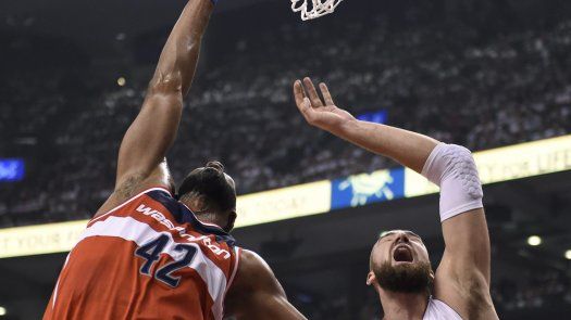Wizards vencen a Raptors en tiempo extra en playoffs