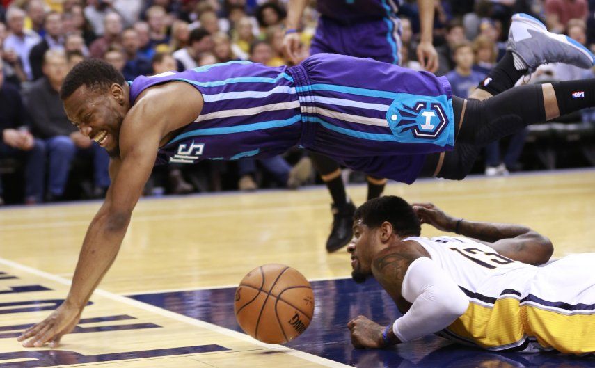 Walker sentencia victoria de Hornets ante Pacers