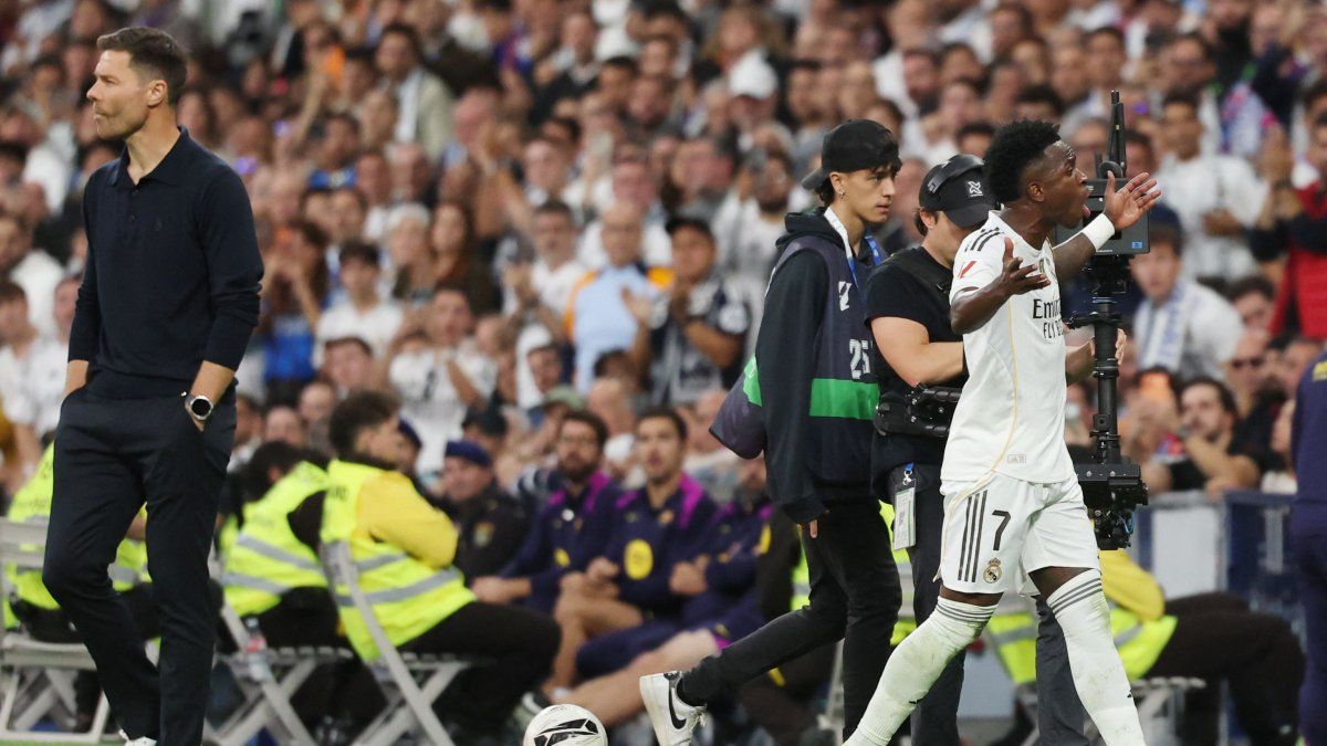 Xabi Alonso comentó sobre la actitud de Vinicius Jr por el cambio Xabi Alonso comentó sobre la actitud de Vinicius Jr por el cambio