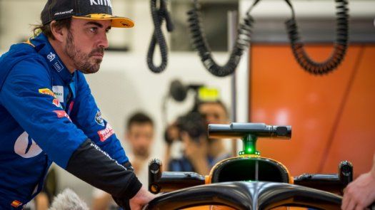 Alonso sigue gafado en Indianápolis y se pierde jornada de prácticas