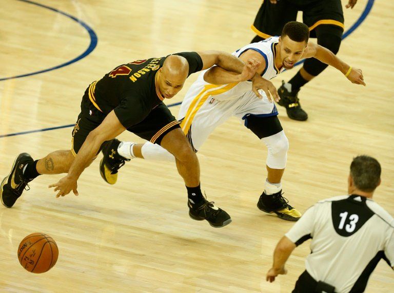Cleveland vence 93-89 a Golden State y gana su primer título de la NBA