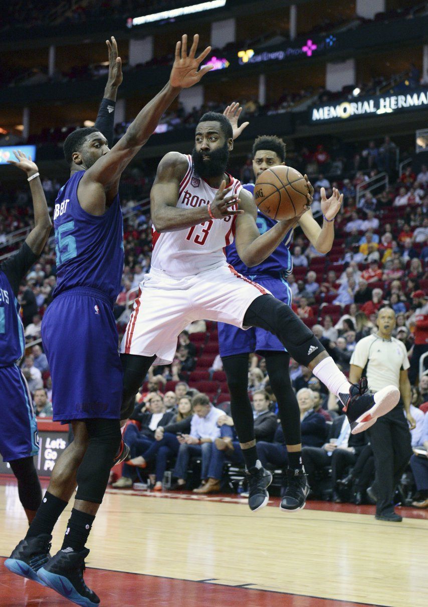 Harden consigue 2do triple doble consecutivo