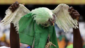 Rusia prohíbe a hinchas llevar gallinas vivas a estadios