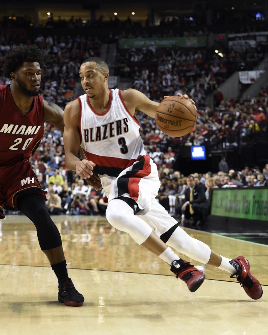 McCollum aporta 24 puntos y Blazers derrotan al Heat
