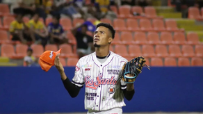 Béisbol Mayor 2025: Kenword Burton, el nicaragüense que destaca con Los Santos