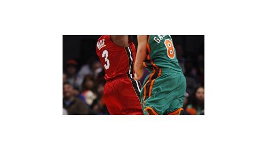 NBA: Heat 93, Knicks 87; Wade anota 30