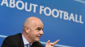 Alemania y Suiza respaldan a Infantino; Irak a príncipe Alí