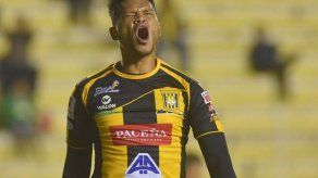 Rolando Blackburn marca su tercer hat-trick con The Strongest