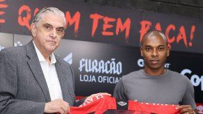 Fernandinho vuelve al Athletico Paranaense
