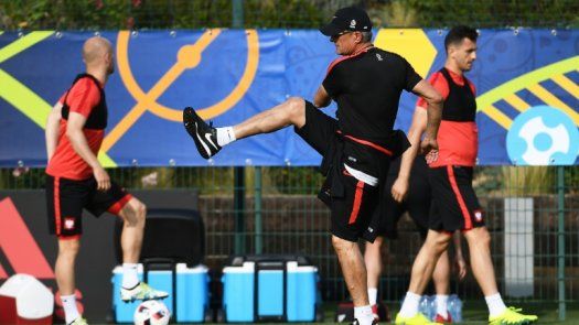 Portugal tiene al mejor del mundo, pero somos optimistas, afirma seleccionador polaco