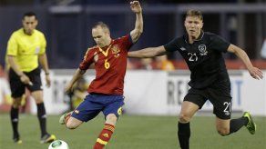 España vence 2-0 a Irlanda en amistoso