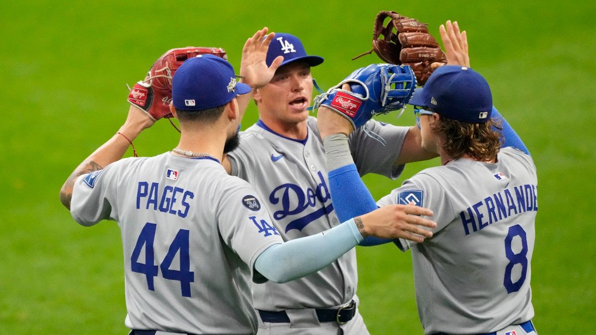 Los Dodgers toman ventaja en la Serie de Campeonato tras vencer a los Cerveceros Los Dodgers toman ventaja en la Serie de Campeonato tras vencer a los Cerveceros