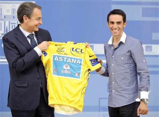 Contador regresa a una España que sigue de festejos deportivos