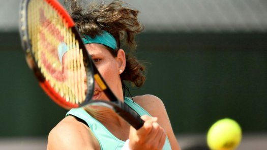 Carla Suárez y Lara Arruabarrena pasan a segunda ronda en Roland Garros