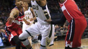 Beal aporta 26 puntos en victoria de Wizards frente a Bucks