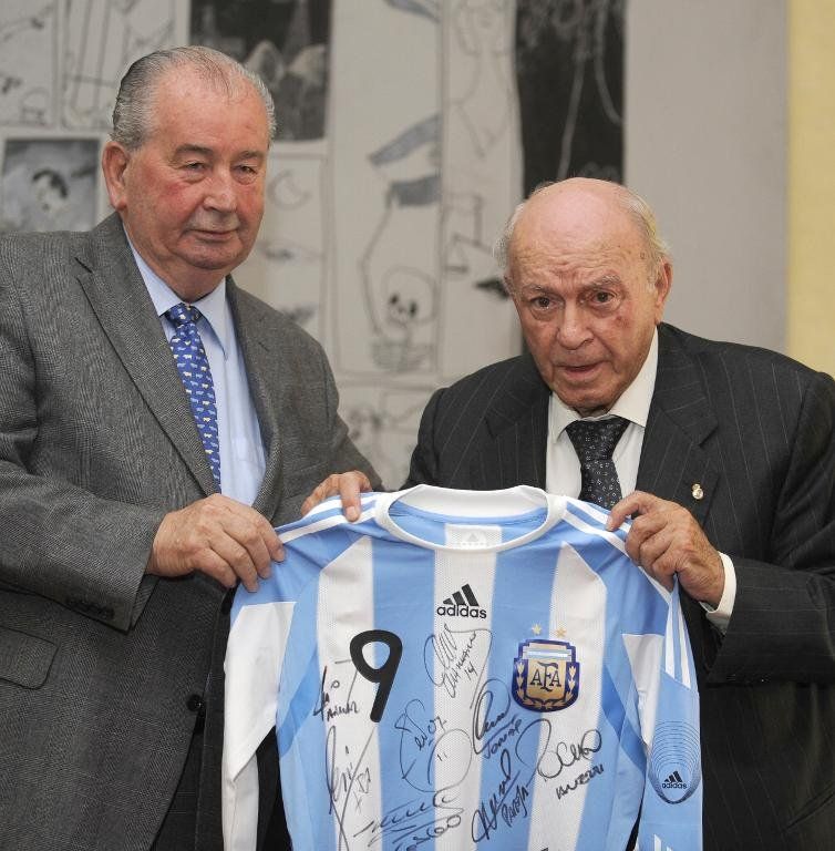 Messi y Blatter entre las personalidades del fútbol que despiden a Grondona