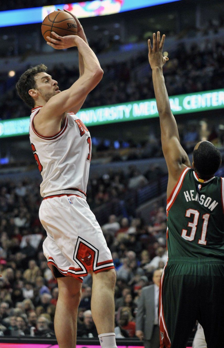 Un Gasol descomunal conduce victoria de Bulls ante Bucks