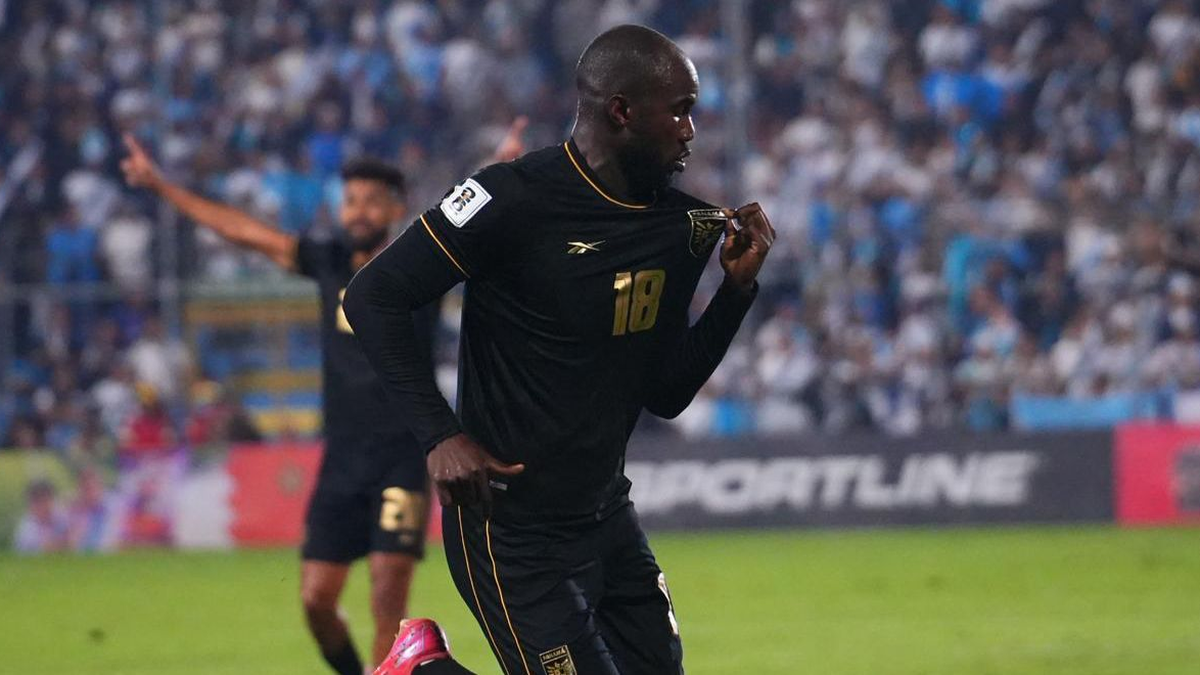 Cecilio Waterman rompió las redes y silenció el Trébol Cecilio Waterman rompió las redes y silenció el Trébol