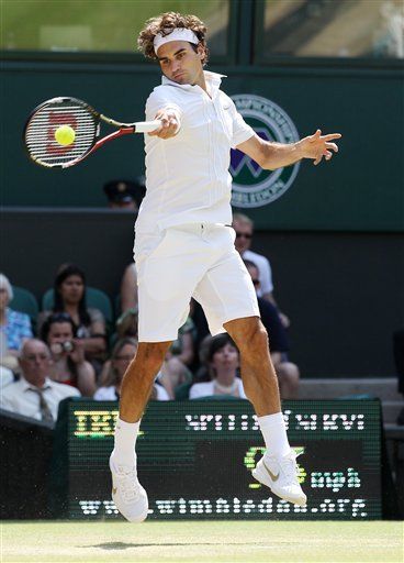 Federer, Venus Williams y Clijsters avanzan a cuartos de final