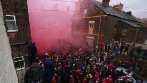 UEFA acusa a Liverpool por agresión a bus del Man City