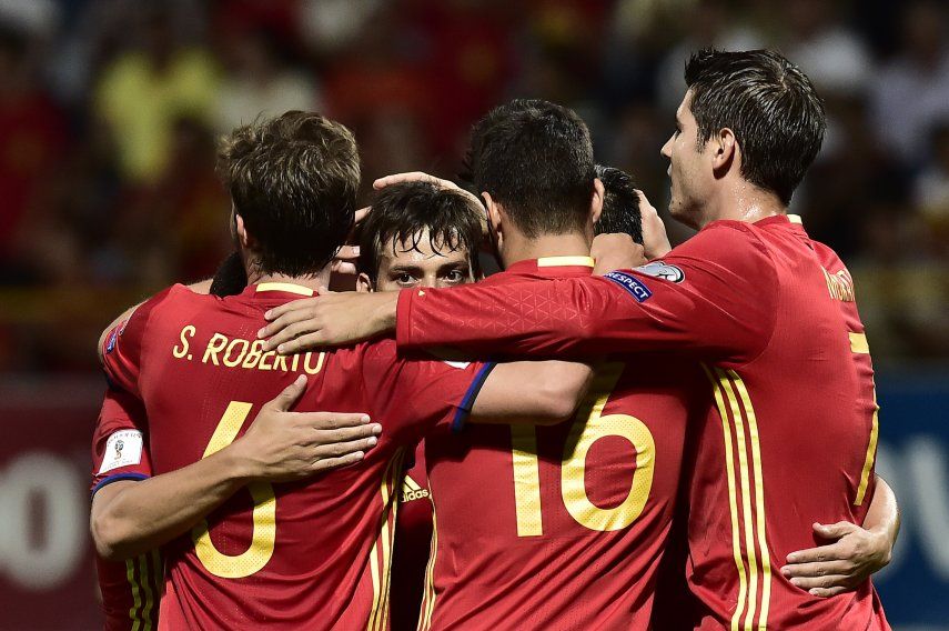 España tritura a Liechtenstein; Italia vence a Israel