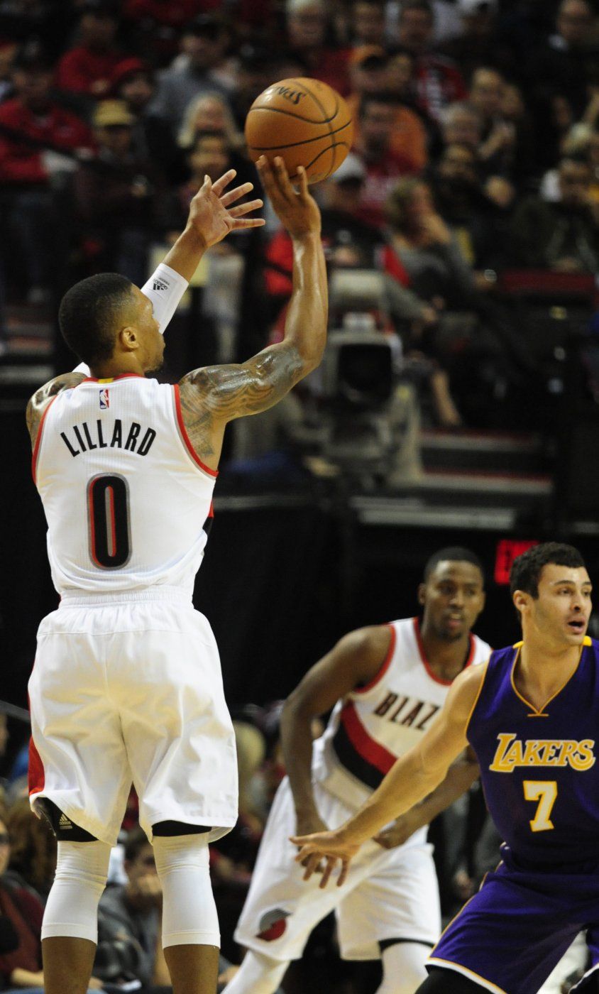 Lakers encajan 5ta derrota seguida, Blazers ganan 108-96