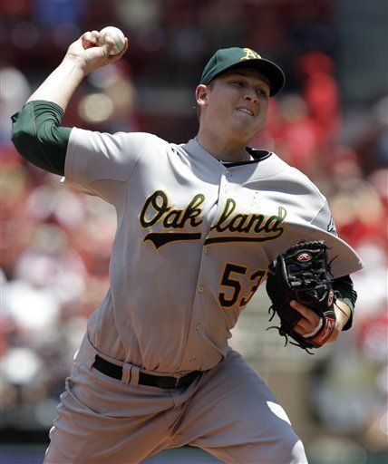 MLB: Atléticos 3, Cardenales 2; Cahill domina en el montí­culo