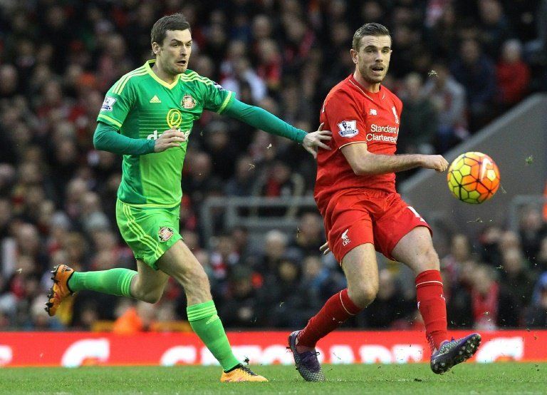 Sunderland despide a Johnson tras declararse culpable de acoso a una menor