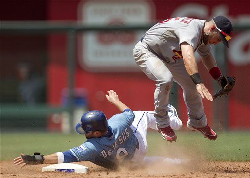 MLB: Cardenales 5, Reales 3; Schumaker y Rasmus pegan de jonrón