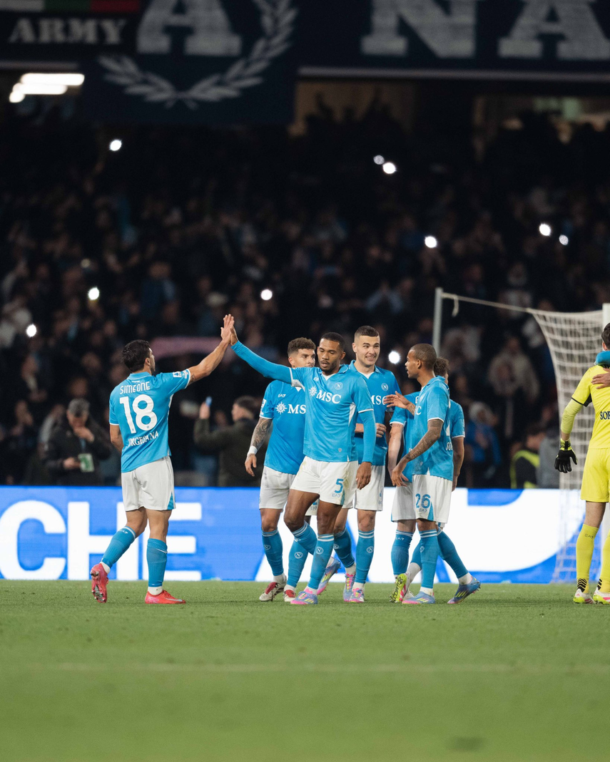 Serie A: Napoli vence al AC Milan y sigue de cerca al Inter