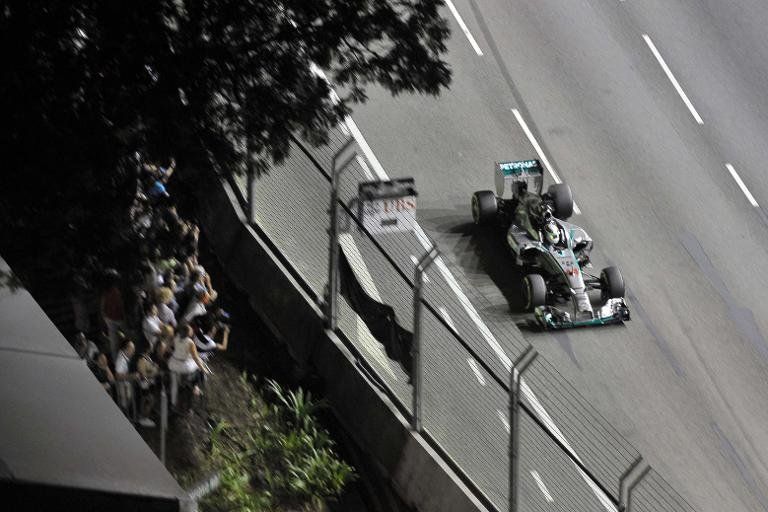 Hamilton arrebata a Rosberg la pole en el GP de Singapur de Fórmula 1