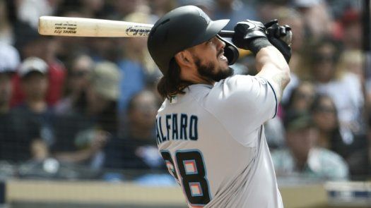 Colombiano Alfaro rompe la pelota por los Marlins