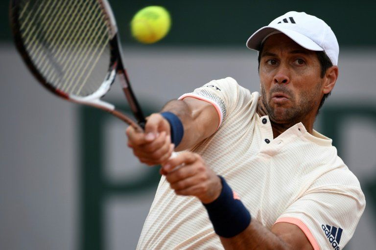 Verdasco sorprende a Dimitrov para llegar a octavos en Roland Garros