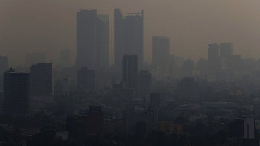 Contaminación en México afecta encuentros deportivos