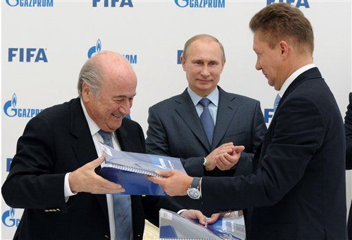 Platini decidirá el próximo año si aspira a FIFA