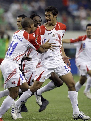 Costa Rica golea 5-1 a Guadalupe y vuelve a semifinales