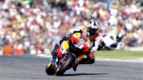 Pedrosa gana última carrera en MotoGP; Rossi campeón