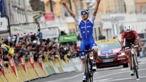 David de la Cruz gana la etapa y se coloca líder de la Vuelta al País Vasco