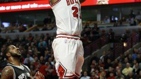 Con doble doble de Gasol, Bulls superan a Spurs